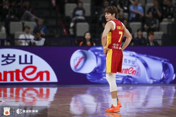 富邦速配 稳健控场！杨力维半场3中2拿到5分3助 三分1中1